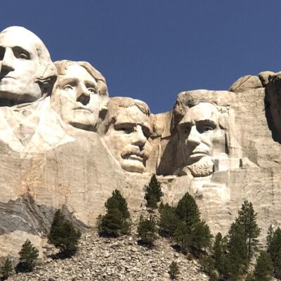 Parki Narodowe Yellowstone, Roosevelt i Mount Rushmore – podróż przez historię, naturę i symbolikę Ameryki