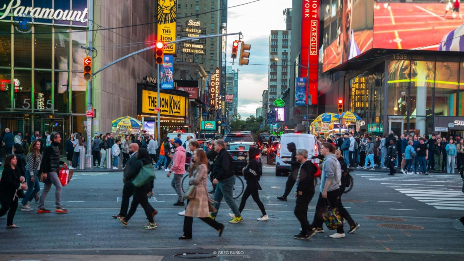 CREATOR: gd-jpeg v1.0 (using IJG JPEG v62), quality = 95 nowy jork times square