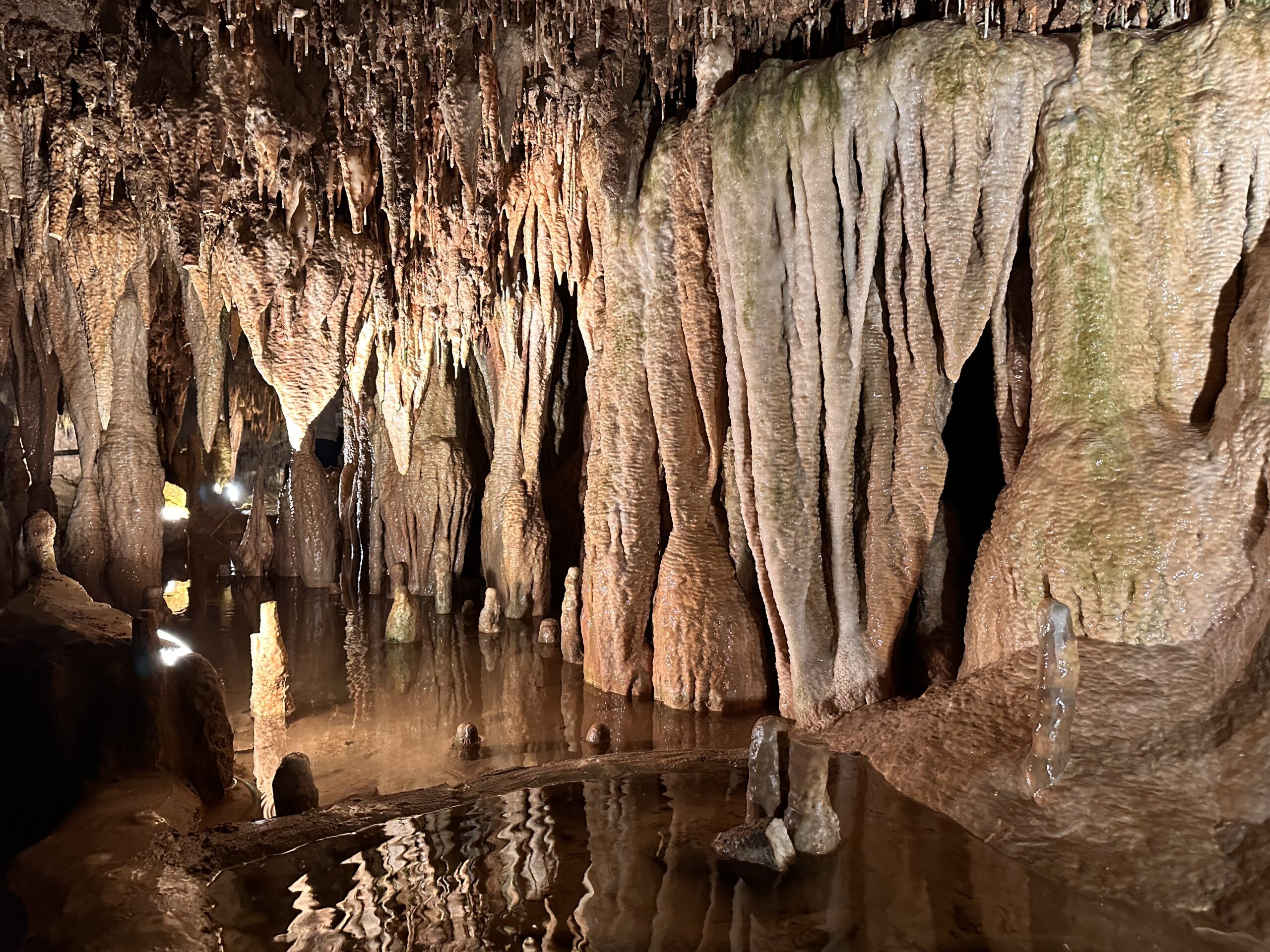 Nieznane Oblicze Wisconsin: Jaskinie, Architektura i Smaki Natury - 1 dzień